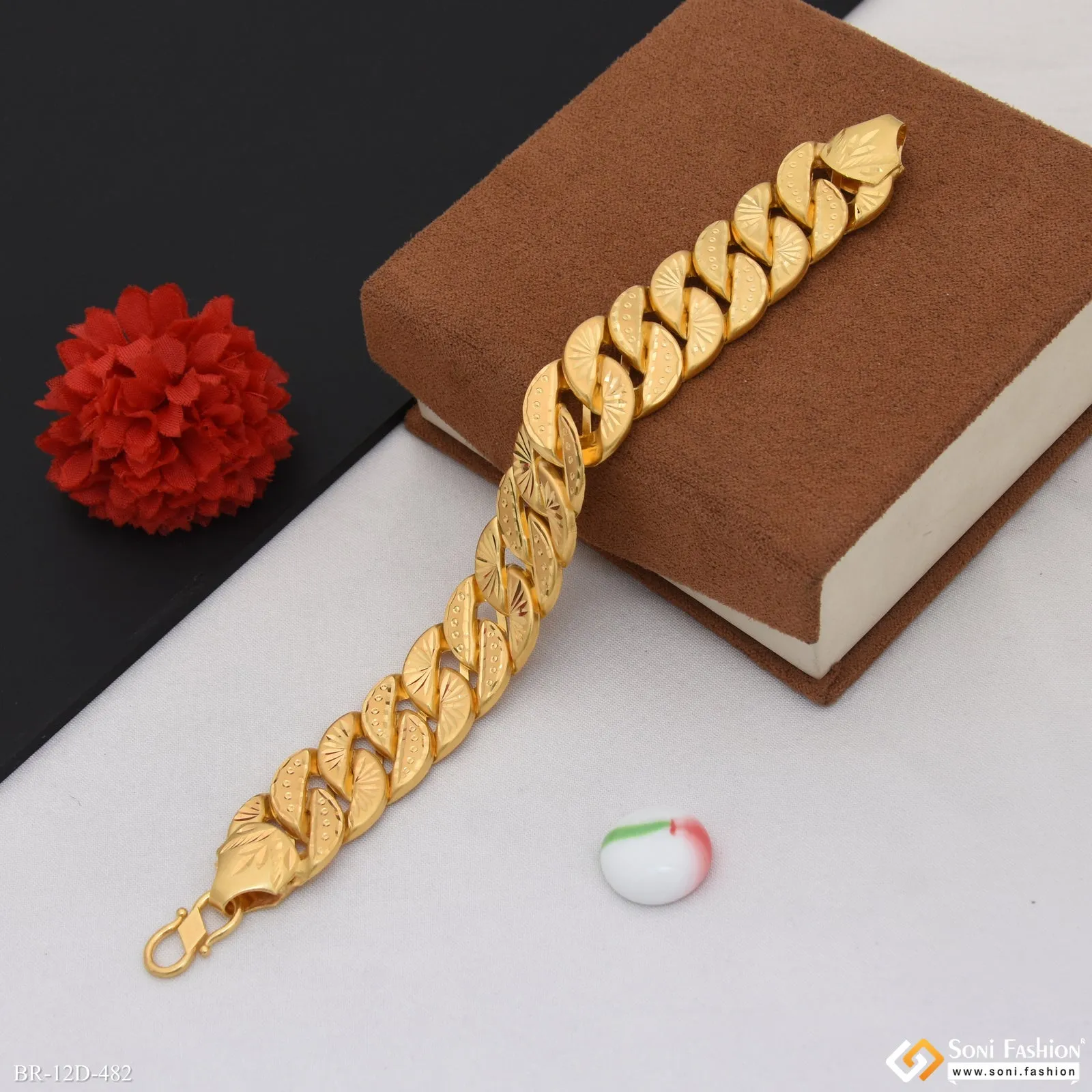 Excellent Design Gold Plated Pokal Bracelet for Men - Style D482