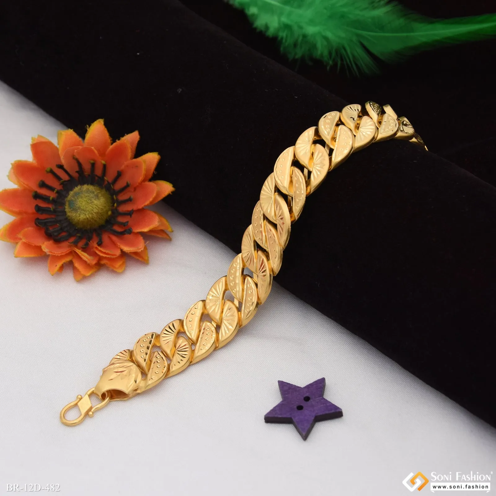 Excellent Design Gold Plated Pokal Bracelet for Men - Style D482