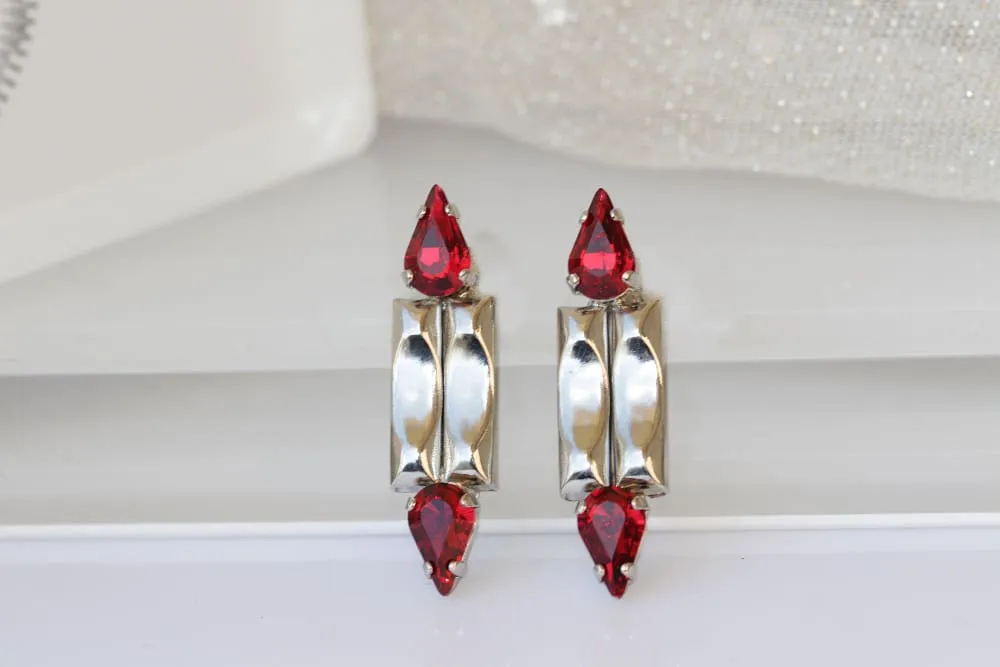 RED GENTLE EARRINGS